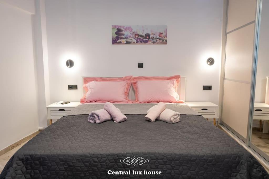 Central Lux House กาลามาตา ภายนอก รูปภาพ