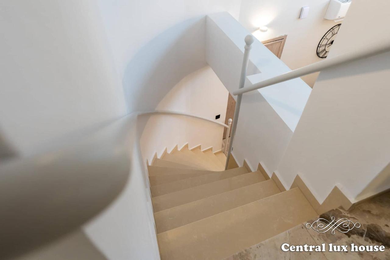Central Lux House กาลามาตา ภายนอก รูปภาพ